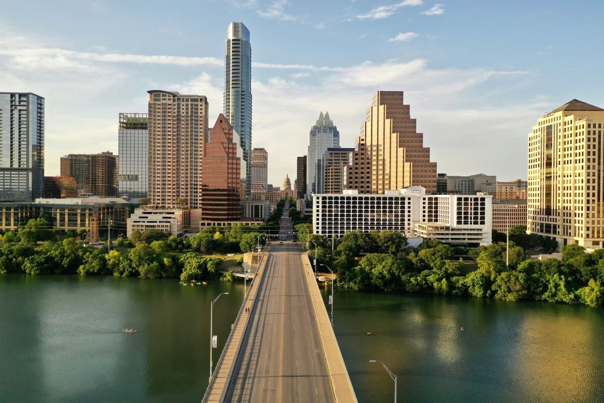 Mobile sauna and cold plunge trailer touring across Texas — Contrast Collective